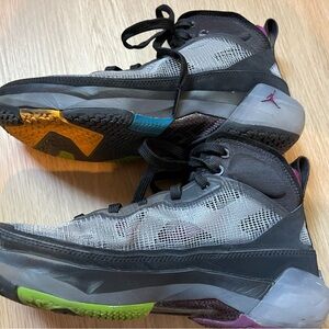 Air Jordan XXX VII basketball W7/M5.5